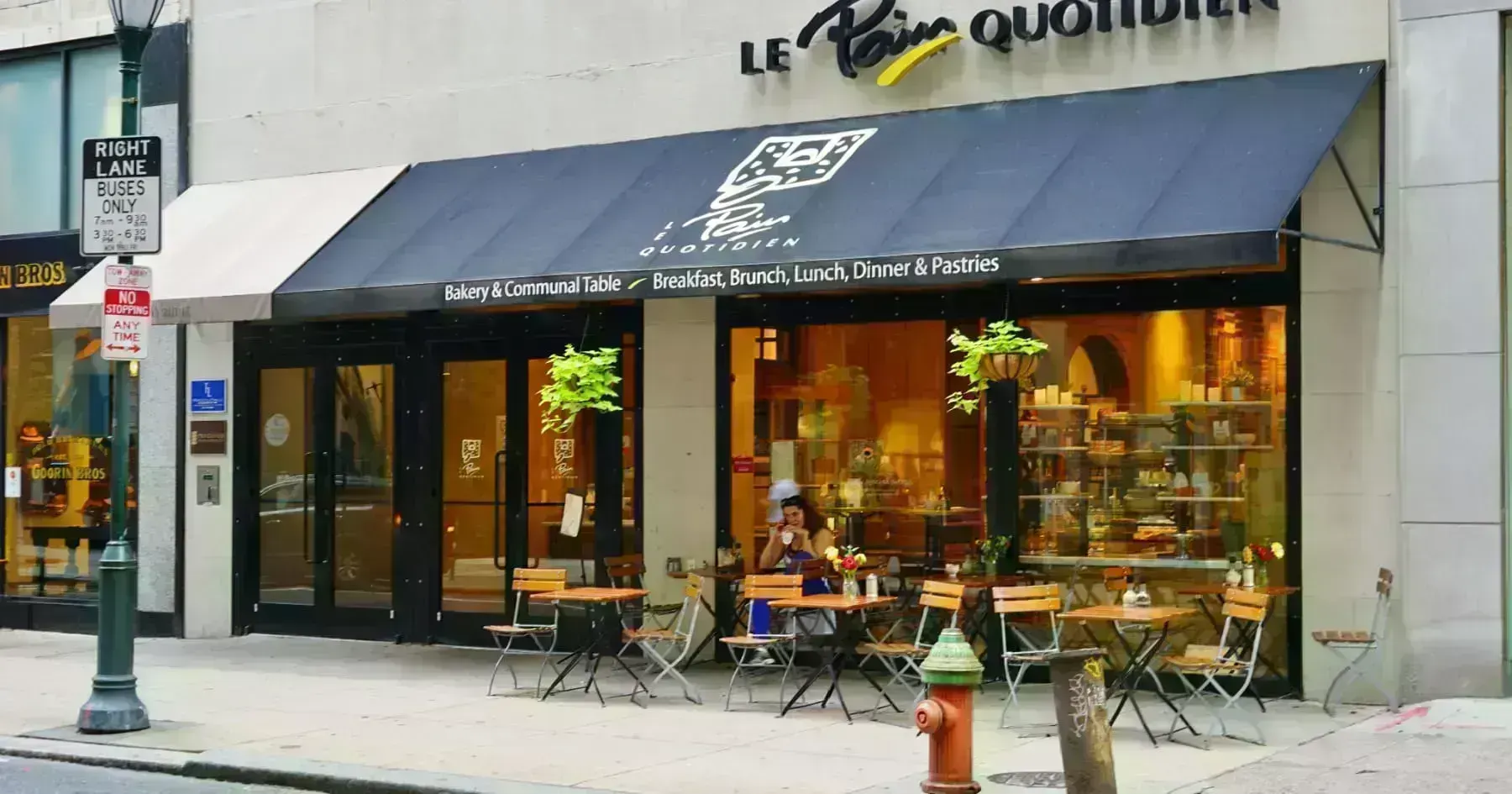 Le Pain Quotidien restaurant interior